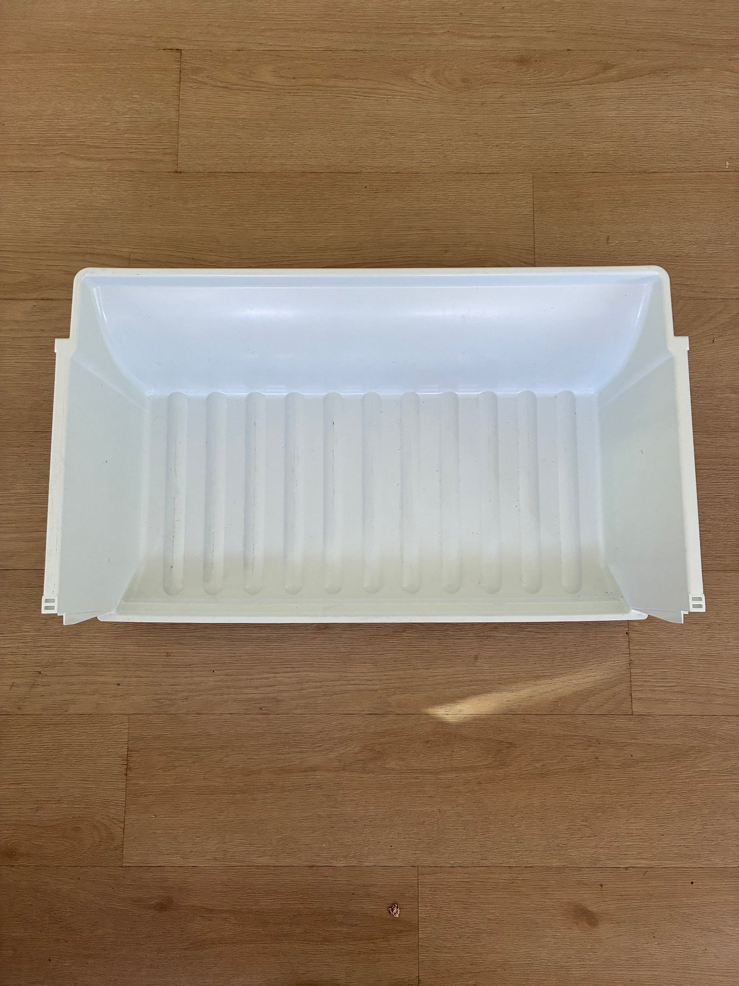 1451497 1460470 1456201 Westinghouse Electrolux bottom mount fridge LOWER BOTTOM REAR CASE freezer drawer bin
