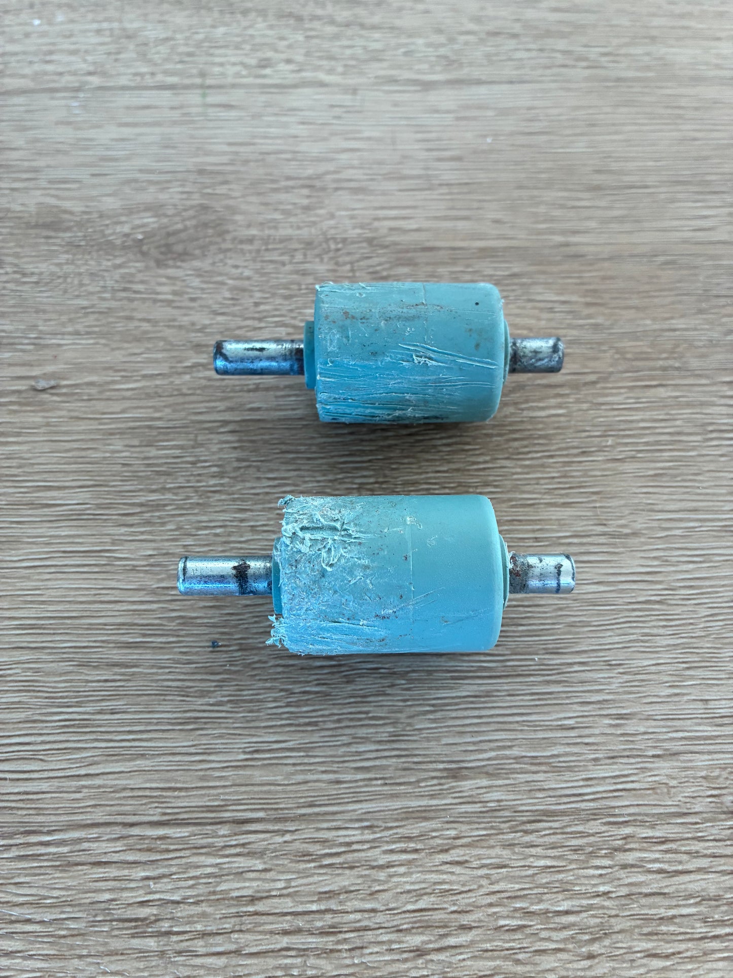 1445504K Electrolux Kelvinator Simpson Westinghouse fridge freezer grey rear roller wheel shaft axle kit PAIR