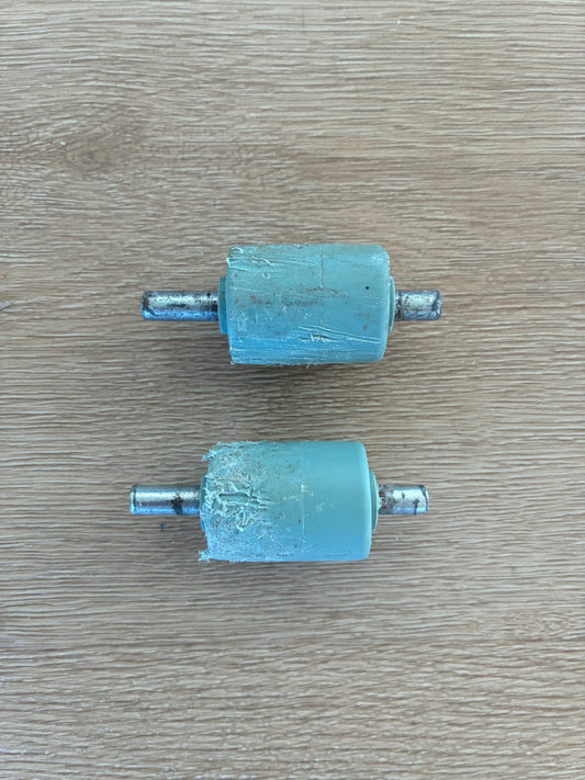 1445504K Electrolux Kelvinator Simpson Westinghouse fridge freezer grey rear roller wheel shaft axle kit PAIR
