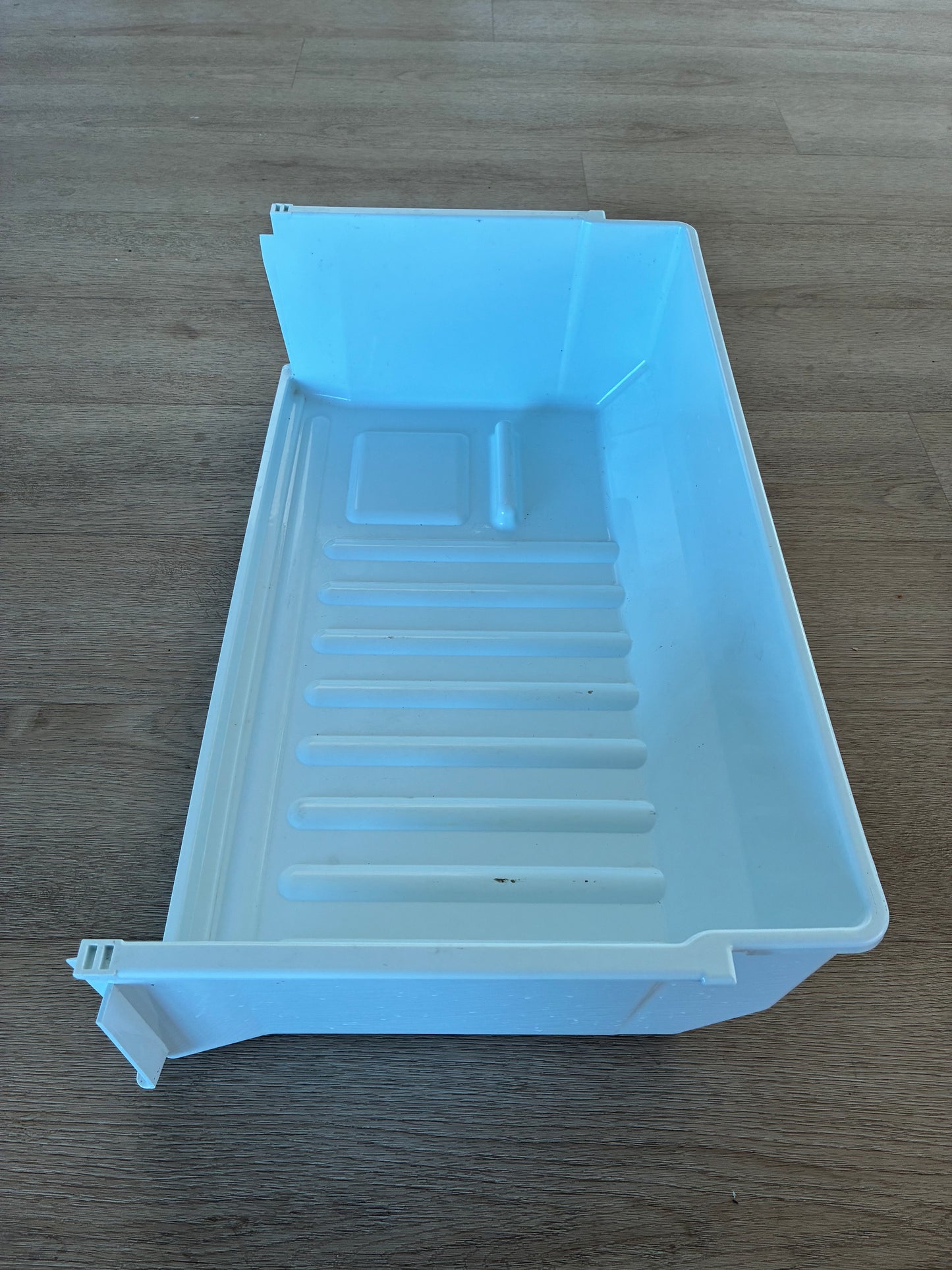 1456396 1460469 4055726238 4055081550 Westinghouse fridge UPPER FREEZER DRAWER top bin rear case