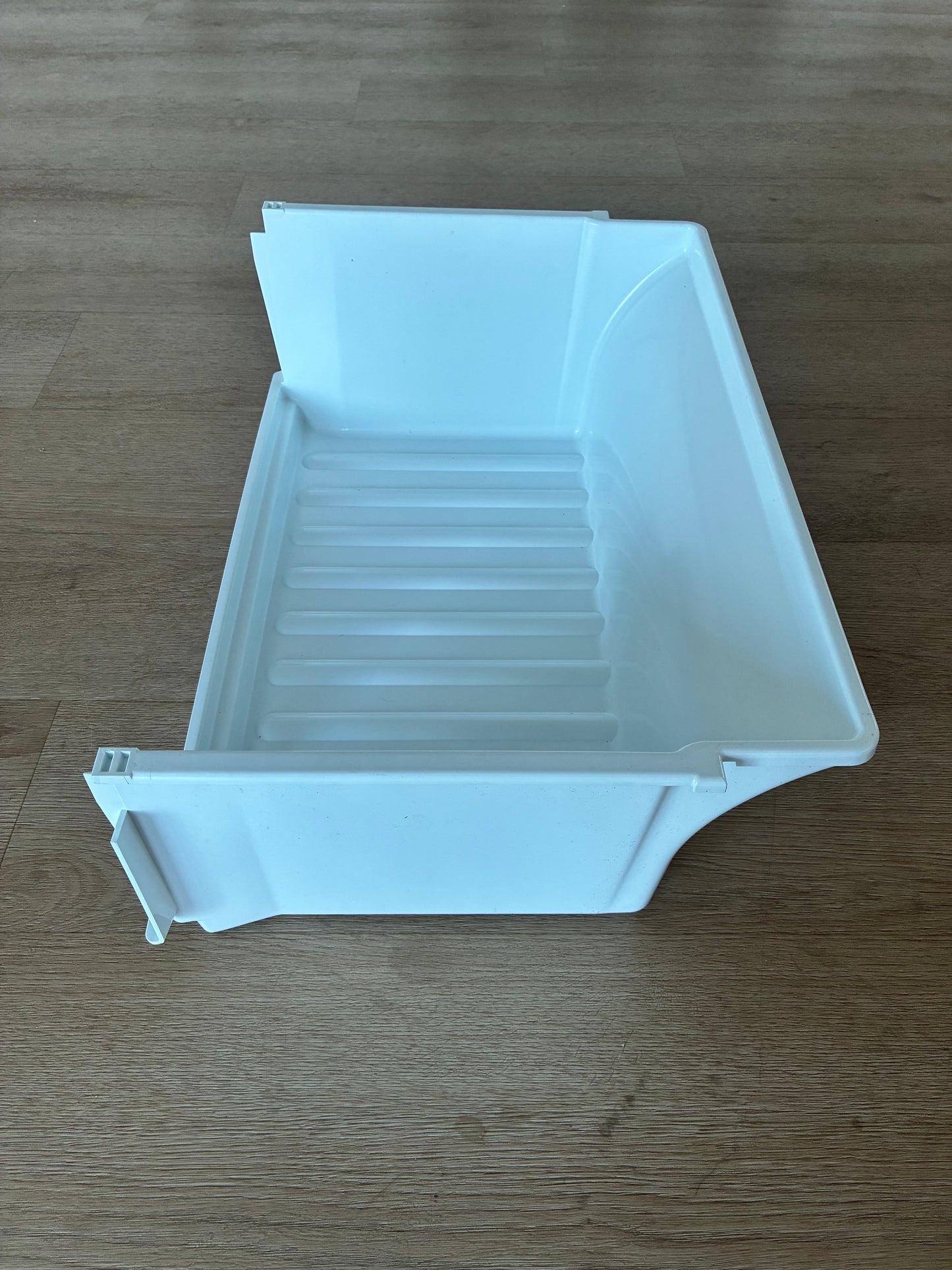 1451496 1456579 1460473 1760008798 Westinghouse fridge FREEZER LOWER REAR CASE bottom drawer bin