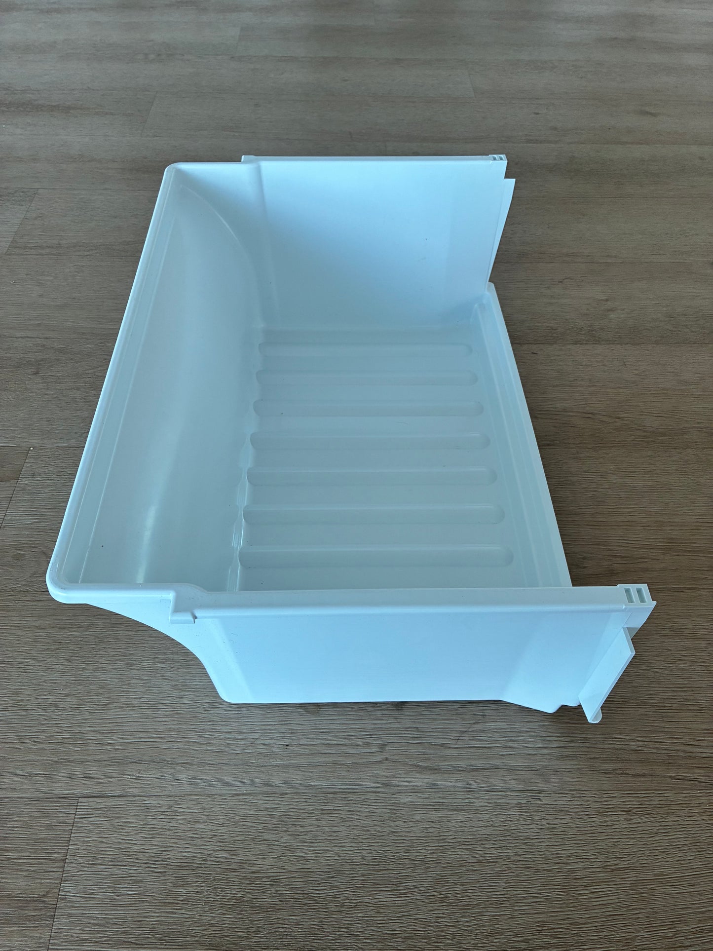 1451496 1456579 1460473 1760008798 Westinghouse fridge FREEZER LOWER REAR CASE bottom drawer bin