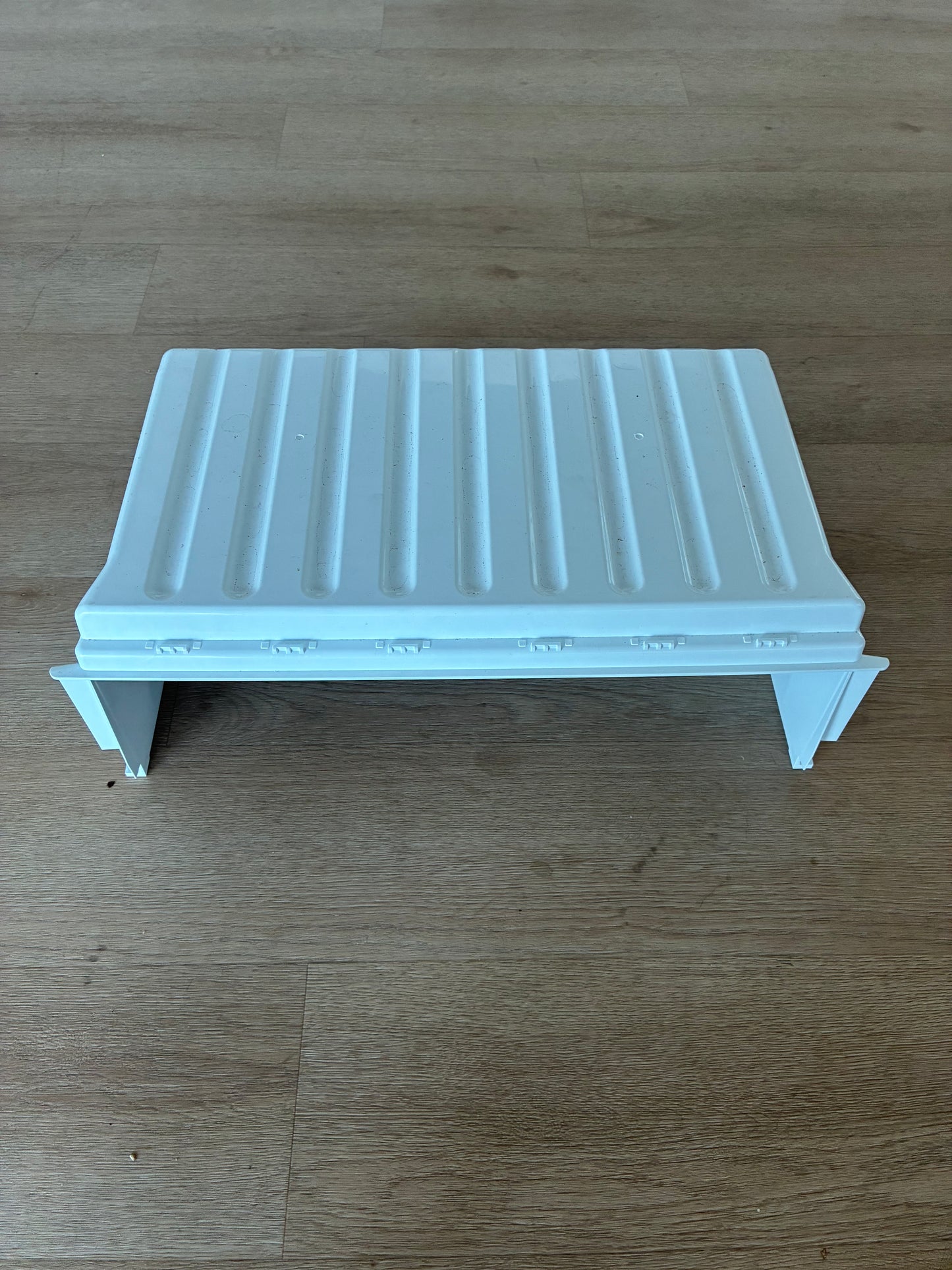 1451496 1456579 1460473 1760008798 Westinghouse fridge FREEZER LOWER REAR CASE bottom drawer bin