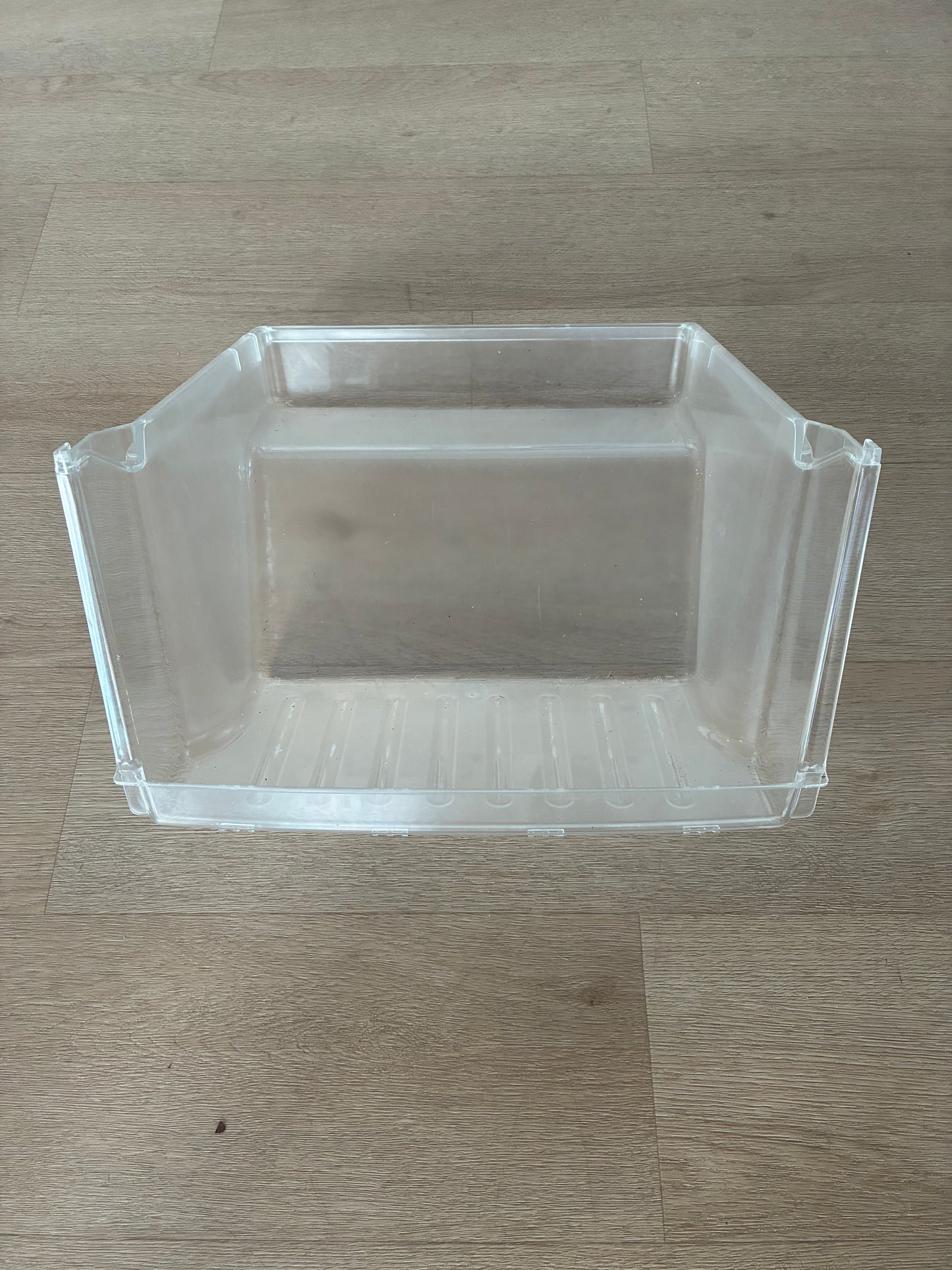 1448210 1449981 50291957004 Electrolux Kelvinator Simpson Westinghouse fridge lower crisper bin bottom vegetable drawer rear case base