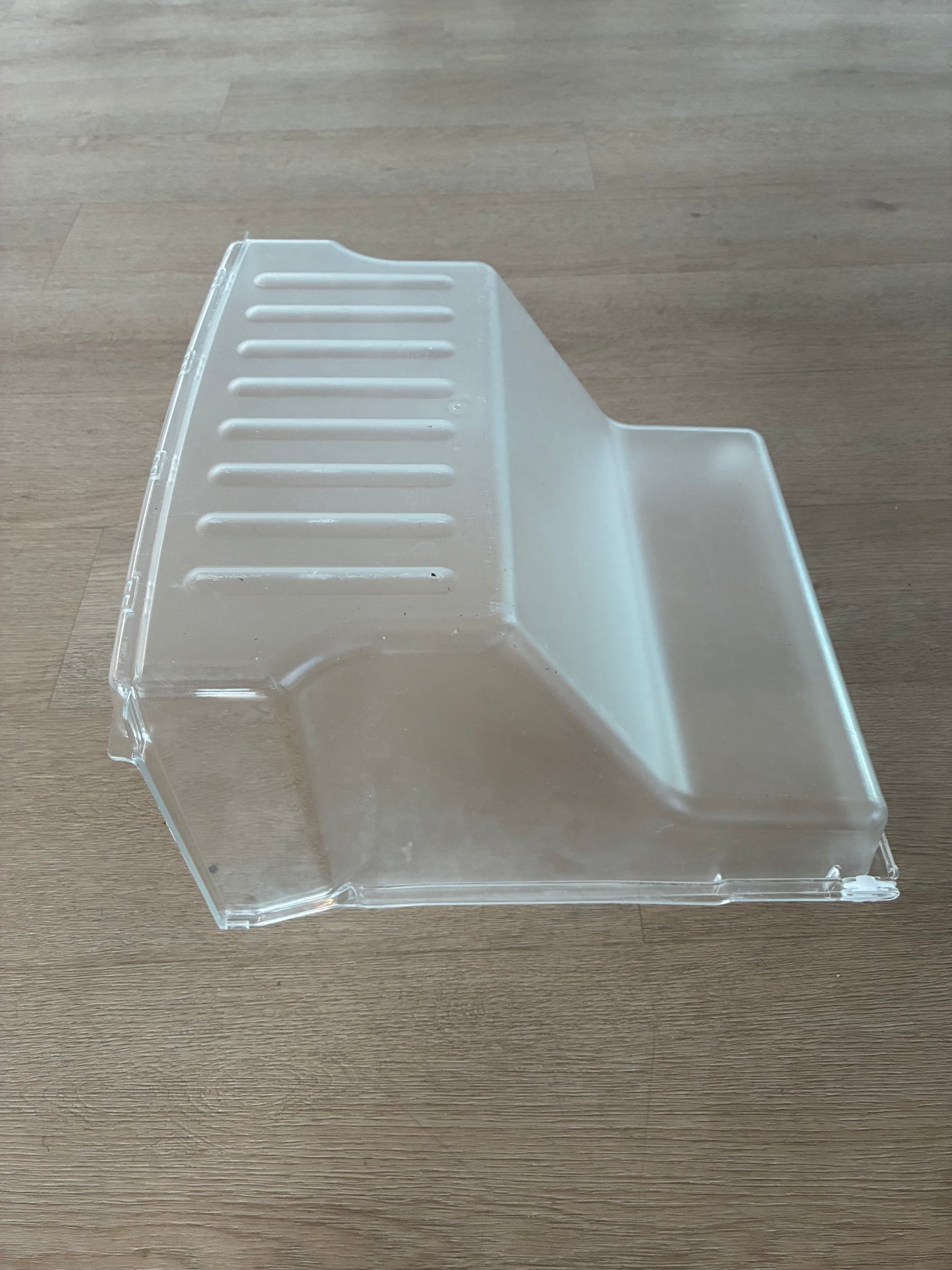 1448210 1449981 50291957004 Electrolux Kelvinator Simpson Westinghouse fridge lower crisper bin bottom vegetable drawer rear case base