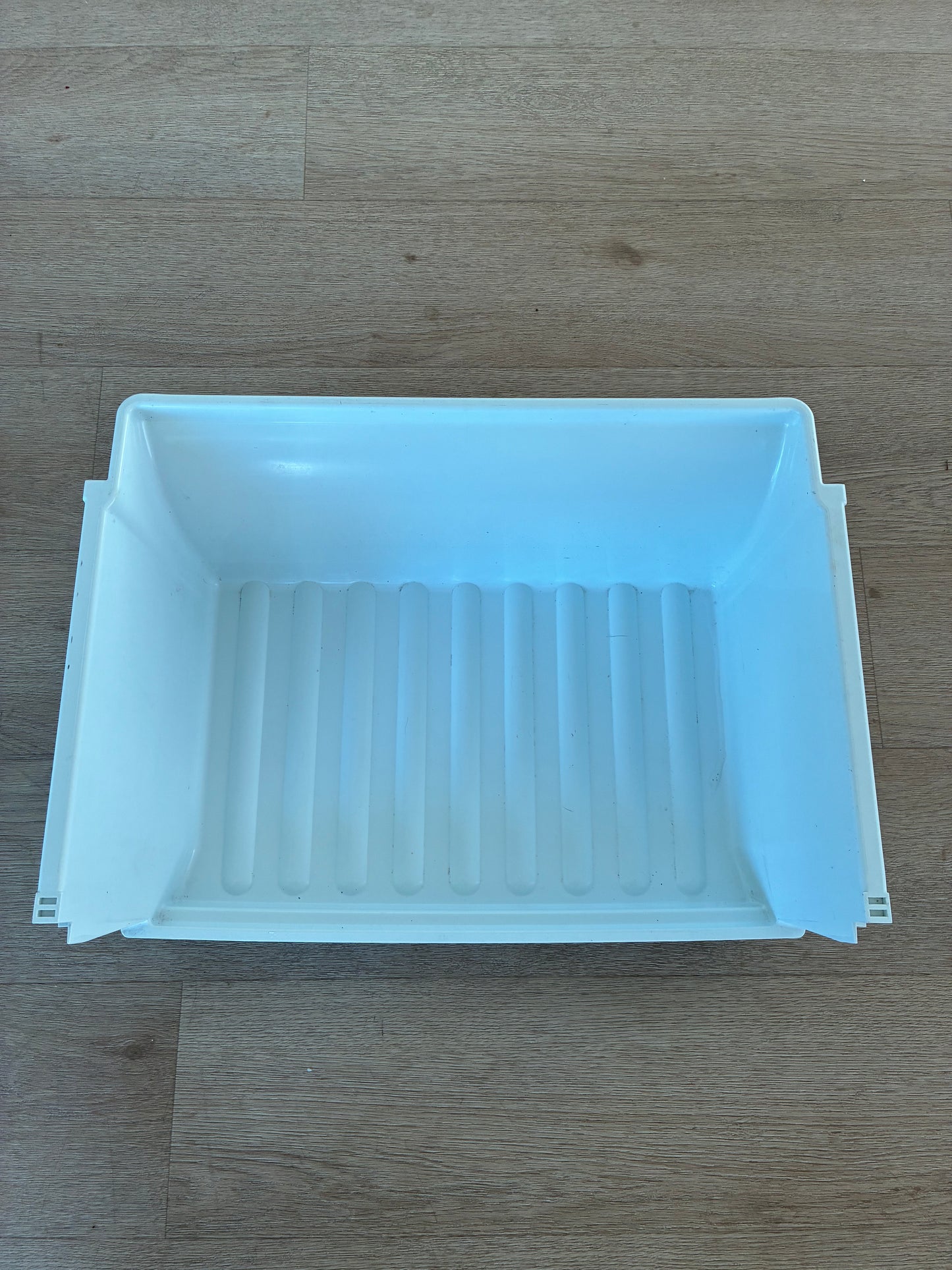 1451495 1456583 Westinghouse fridge BOTTOM FREEZER BIN lower drawer - REAR CASE ONLY
