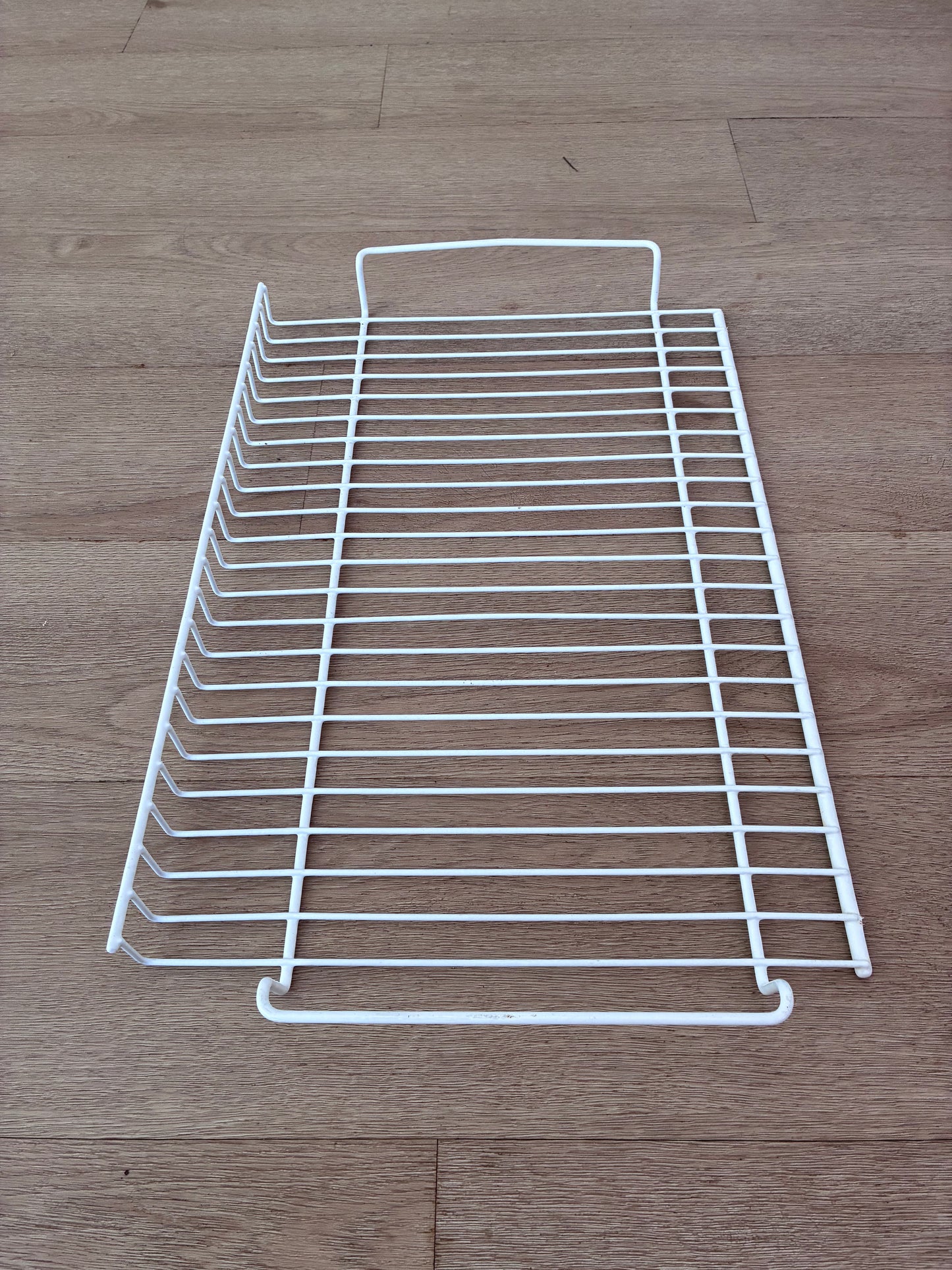877929 Fisher & Paykel fridge freezer top wire shelf rack FITS E44B 680mm CABINETS 579 x 361