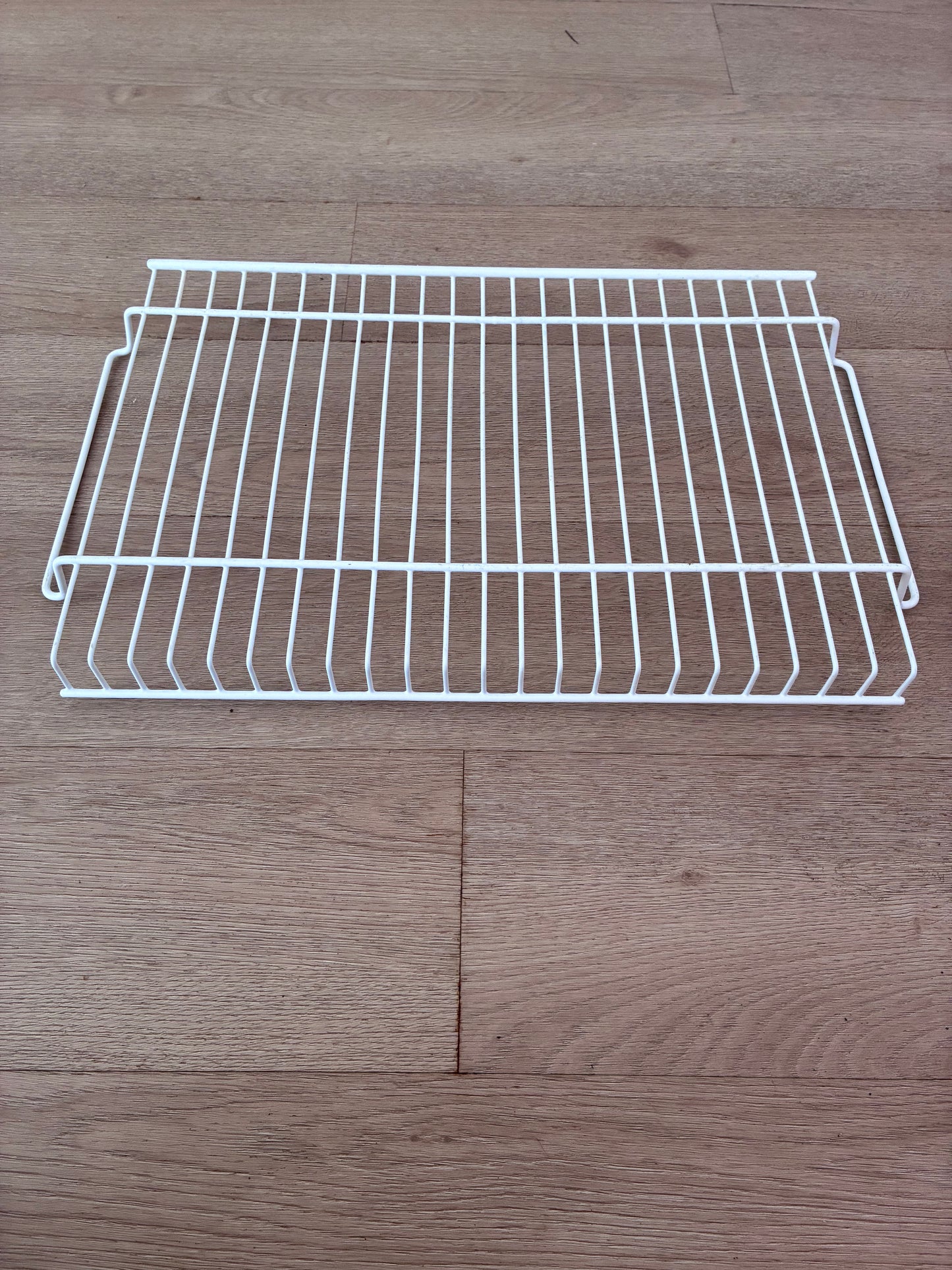 877929 Fisher & Paykel fridge freezer top wire shelf rack FITS E44B 680mm CABINETS 579 x 361