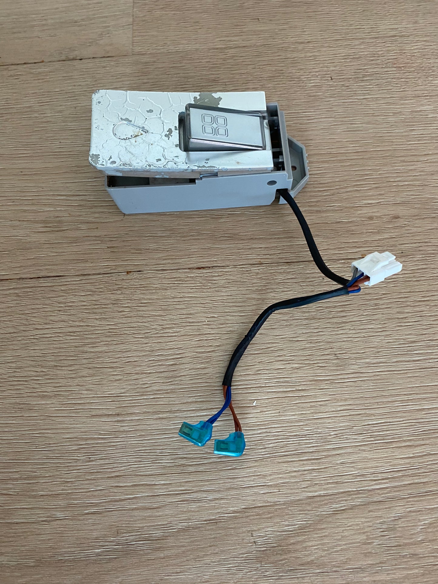 1456980 Westinghouse Fridge Ice & Water Dispenser Assembly Assy Actuator Button WSE6070 WSE6970