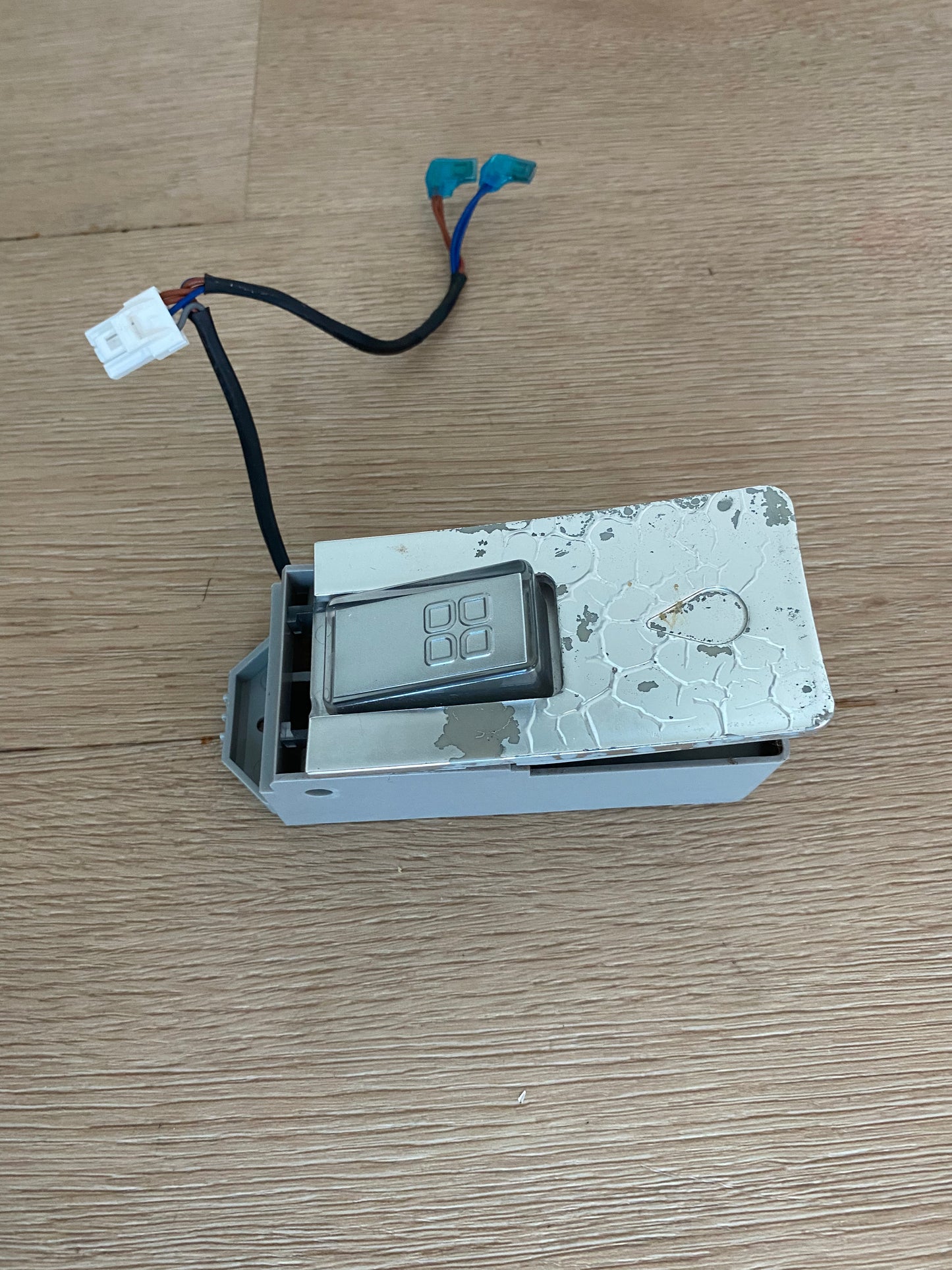 1456980 Westinghouse Fridge Ice & Water Dispenser Assembly Assy Actuator Button WSE6070 WSE6970