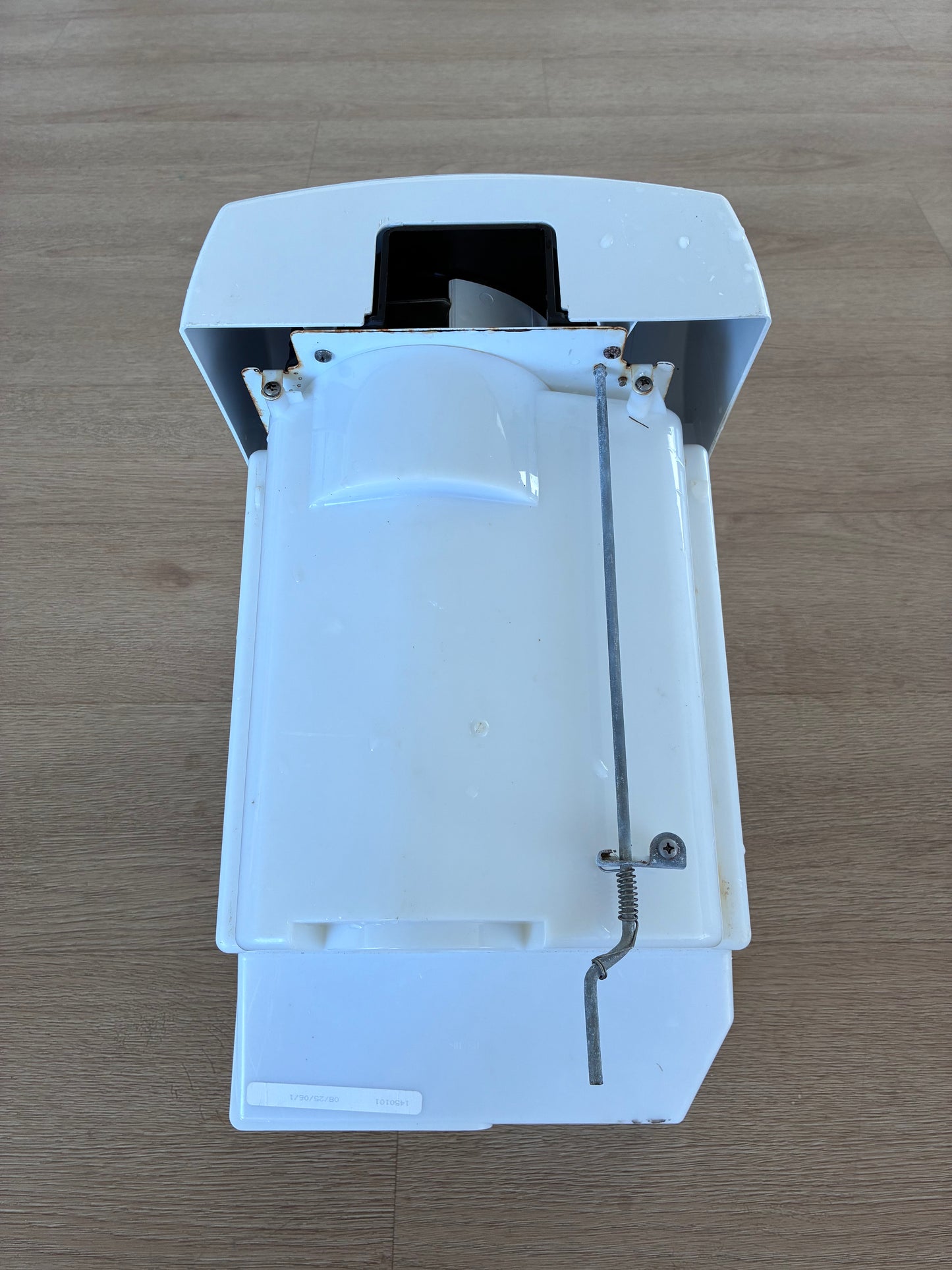 1443903 Westinghouse side by side fridge freezer ice bucket bin mixer assembly assy