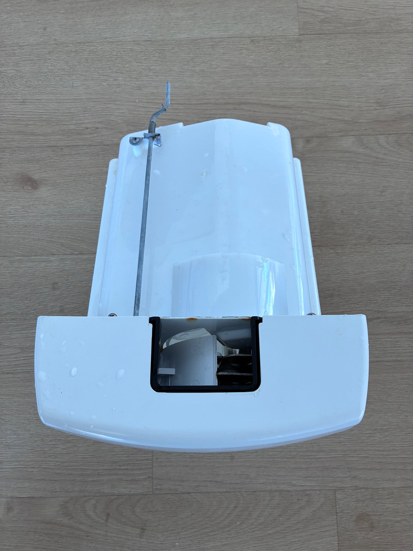 1443903 Westinghouse side by side fridge freezer ice bucket bin mixer assembly assy