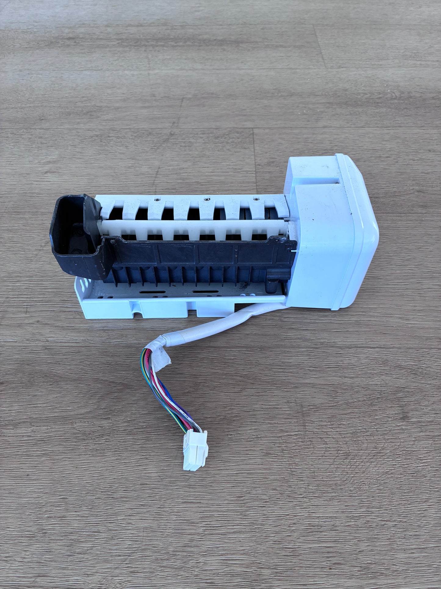 DA97-07549A Samsung fridge freezer ice maker