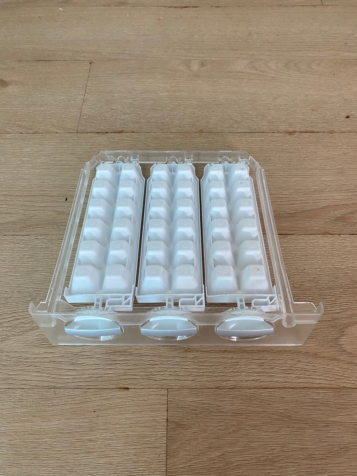 1451658 1460382 1461080 Electrolux fridge freezer twist & serve triple ice cube maker tray